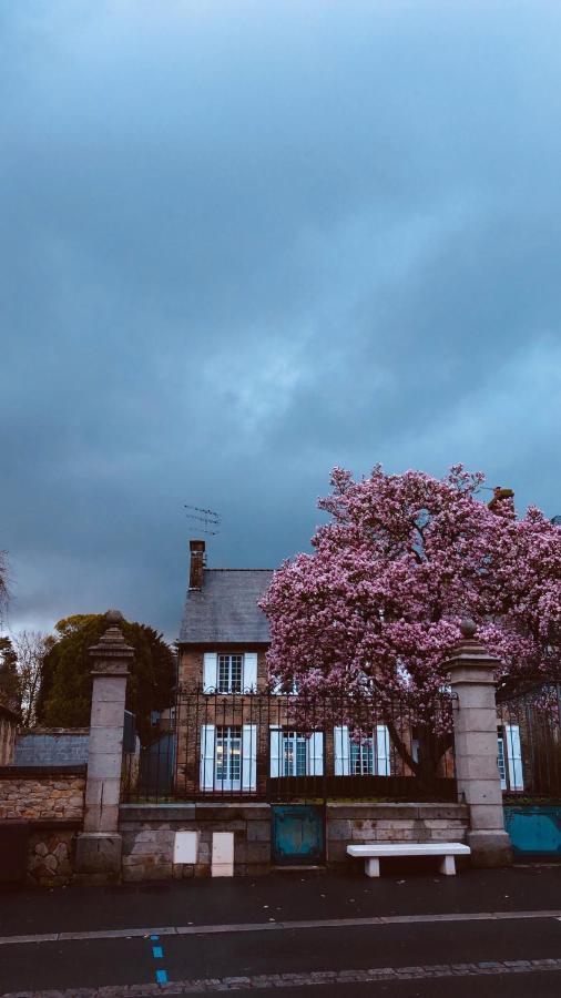 ホテル Le Relais Montois ポントルソン エクステリア 写真