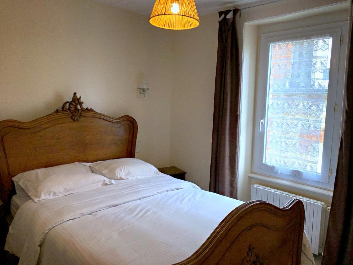 ホテル Le Relais Montois ポントルソン エクステリア 写真