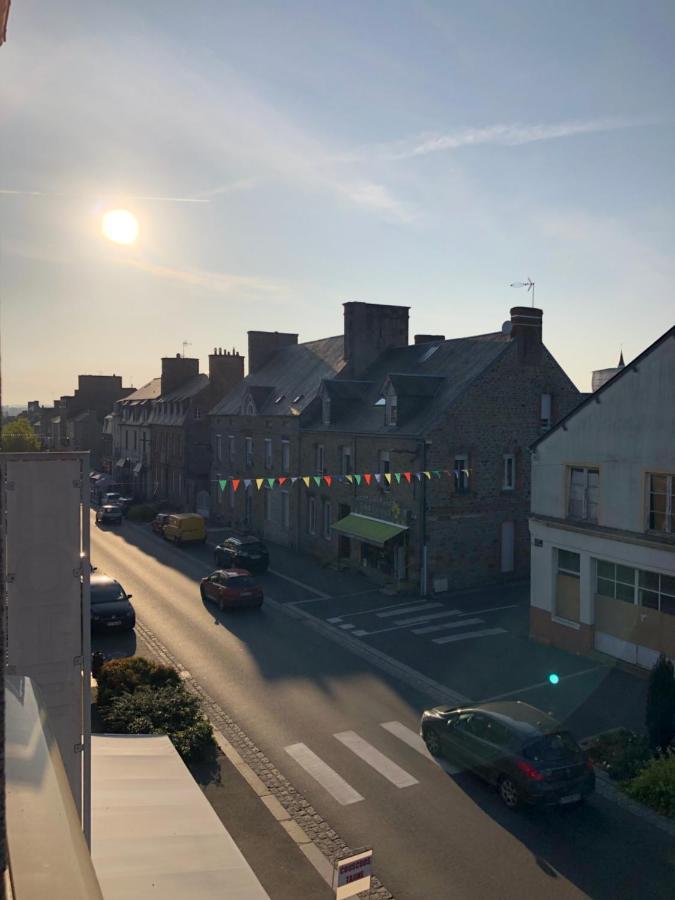 ホテル Le Relais Montois ポントルソン エクステリア 写真