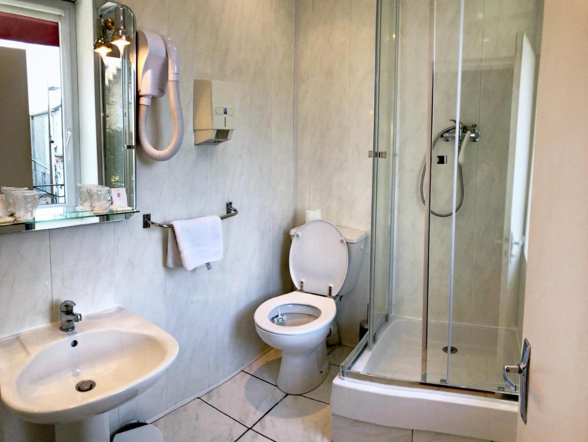 ホテル Le Relais Montois ポントルソン エクステリア 写真