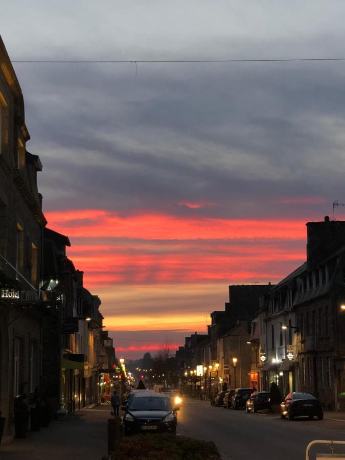 ホテル Le Relais Montois ポントルソン エクステリア 写真